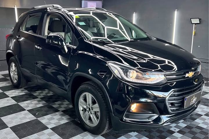 Chevrolet Tracker 2017 en el salón de DF1, con garantía de motor y caja